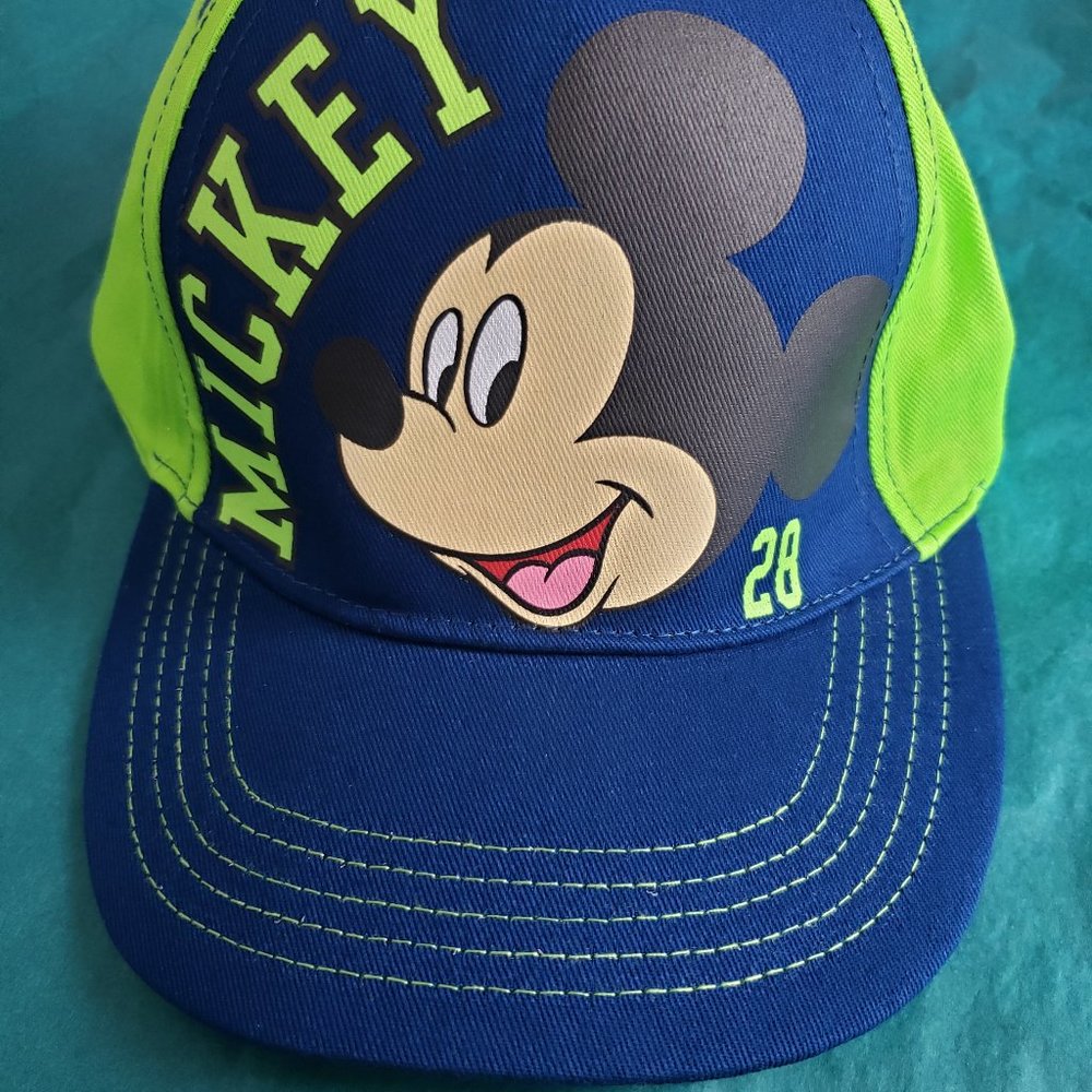 2/10$ NWT Mickey disney baseball cap